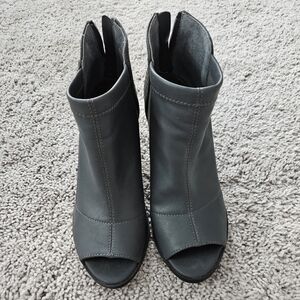 SIMPLY VERA ,OPEN TOE ANKLE BOOTS SZ 6